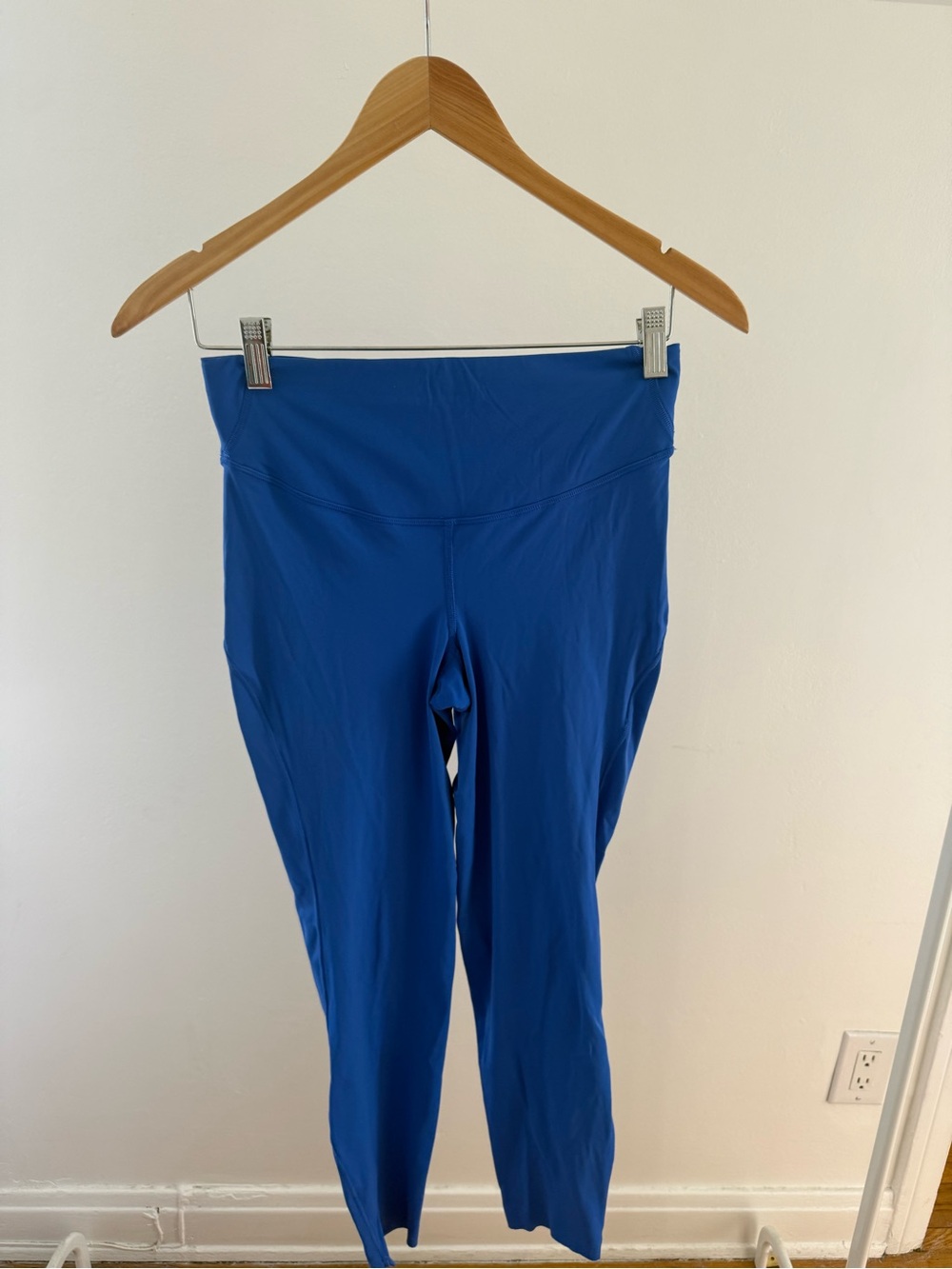 Lululemon base pace 25inch size 8